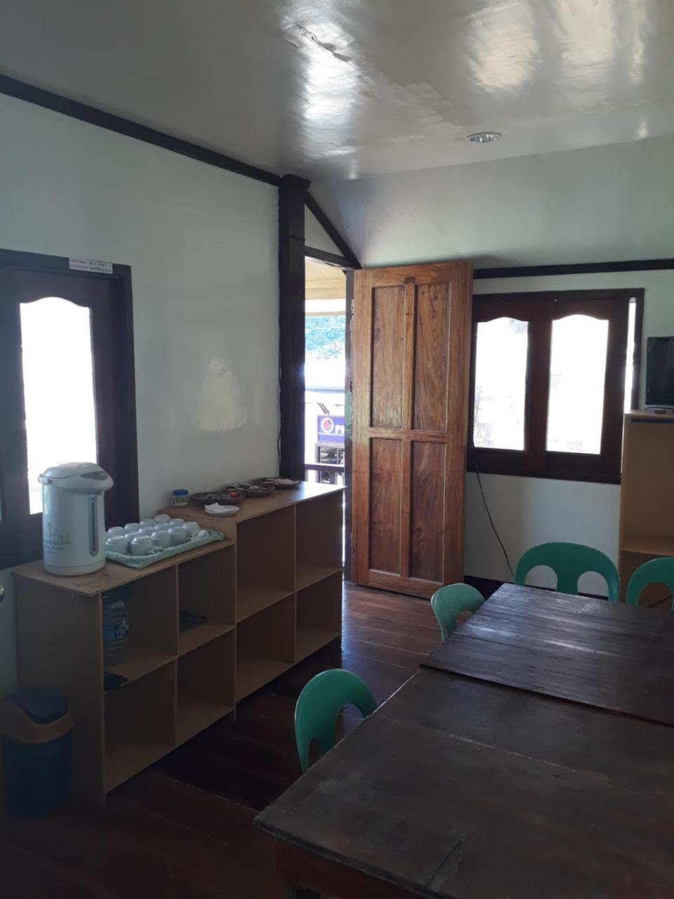 Adrian Travellers Inn El Nido Extérieur photo